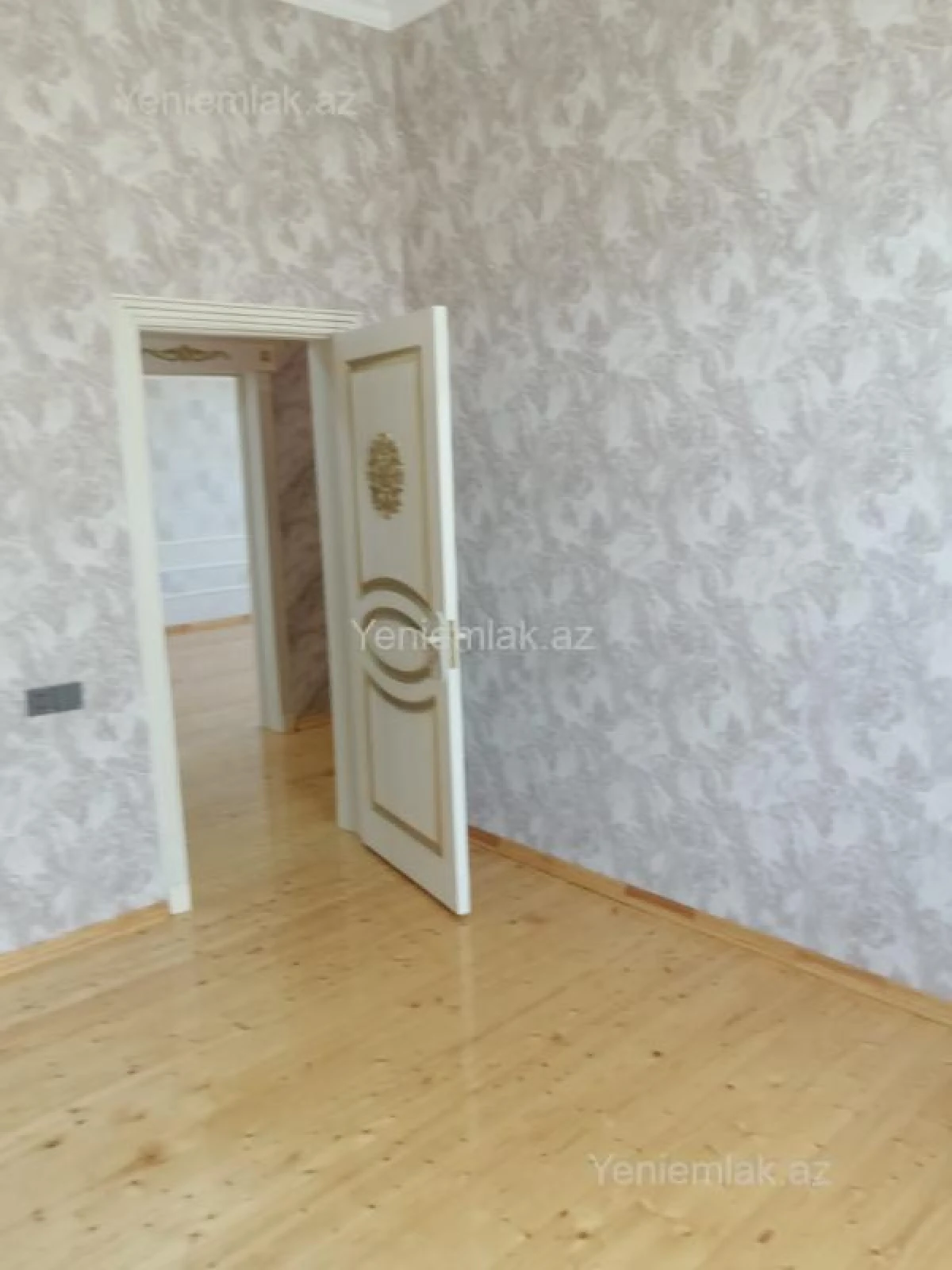 Satılır 6 otaqlı həyət evi 240 m²