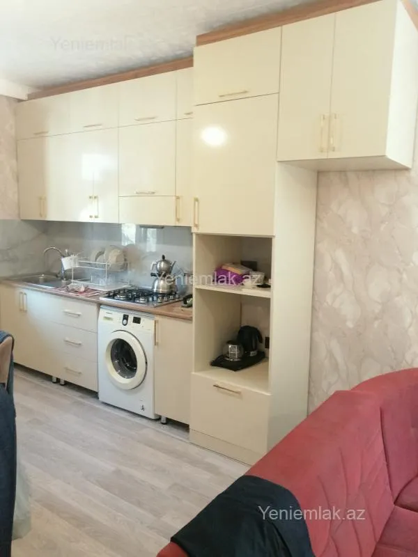 Satılır 6 otaqlı həyət evi 240 m²