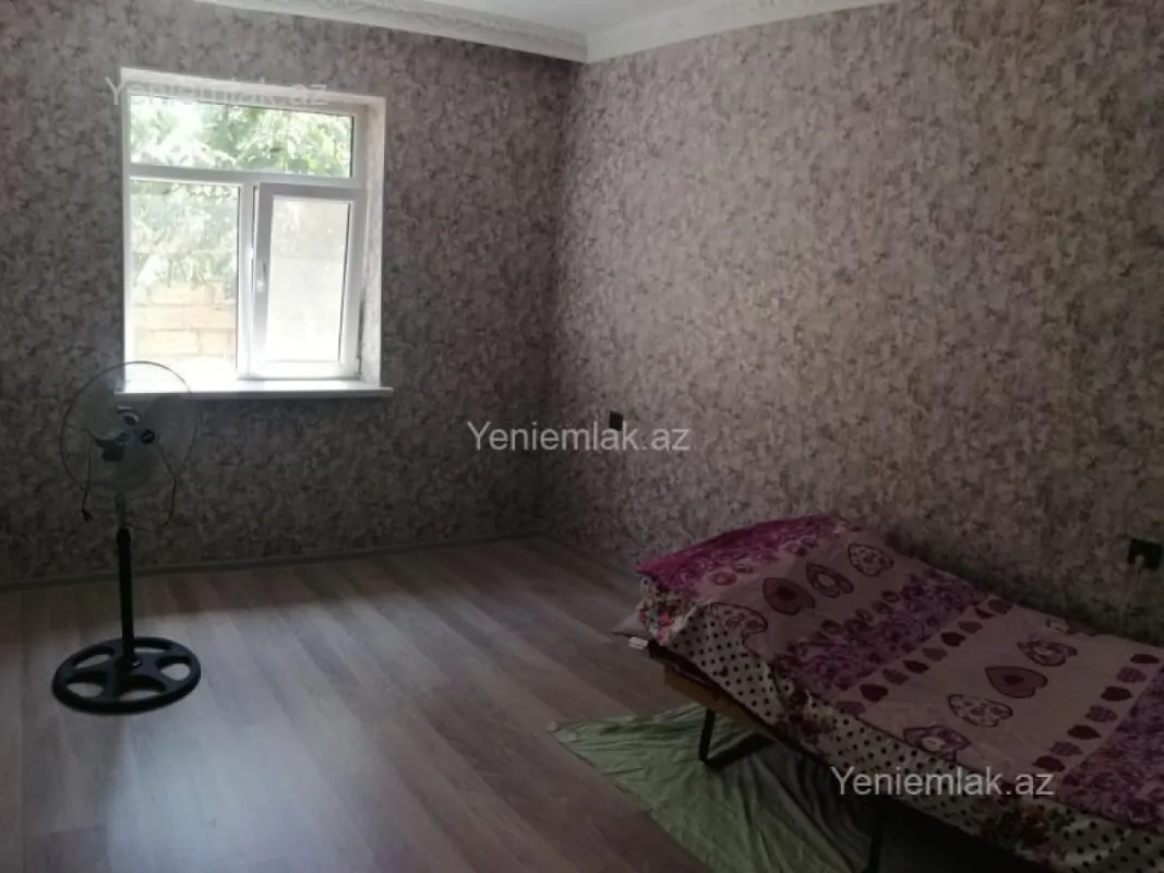 Satılır 6 otaqlı həyət evi 240 m²