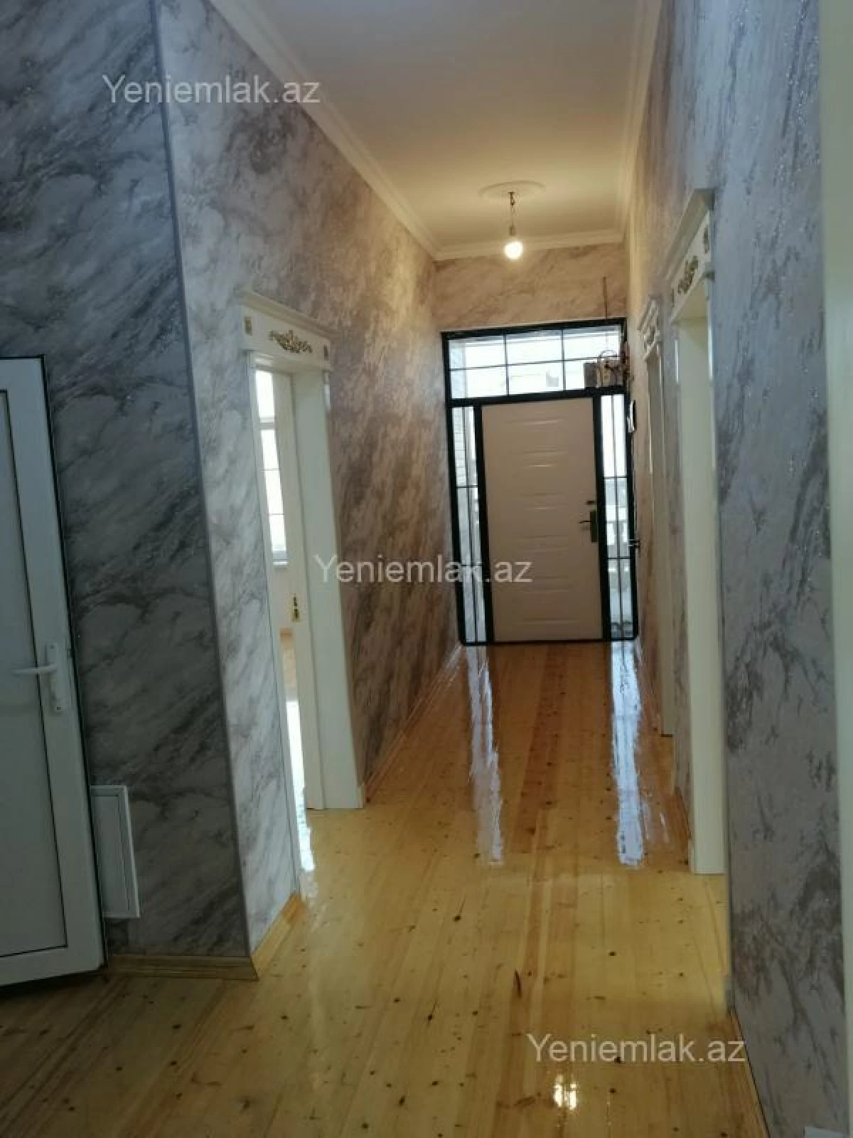 Satılır 6 otaqlı həyət evi 240 m²