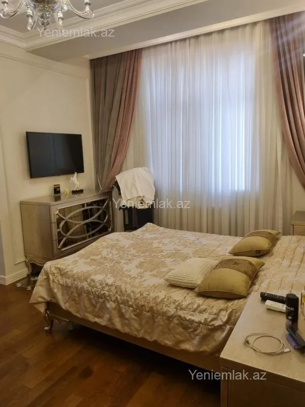 Satılır 2 otaqlı yeni tikili 92 m²