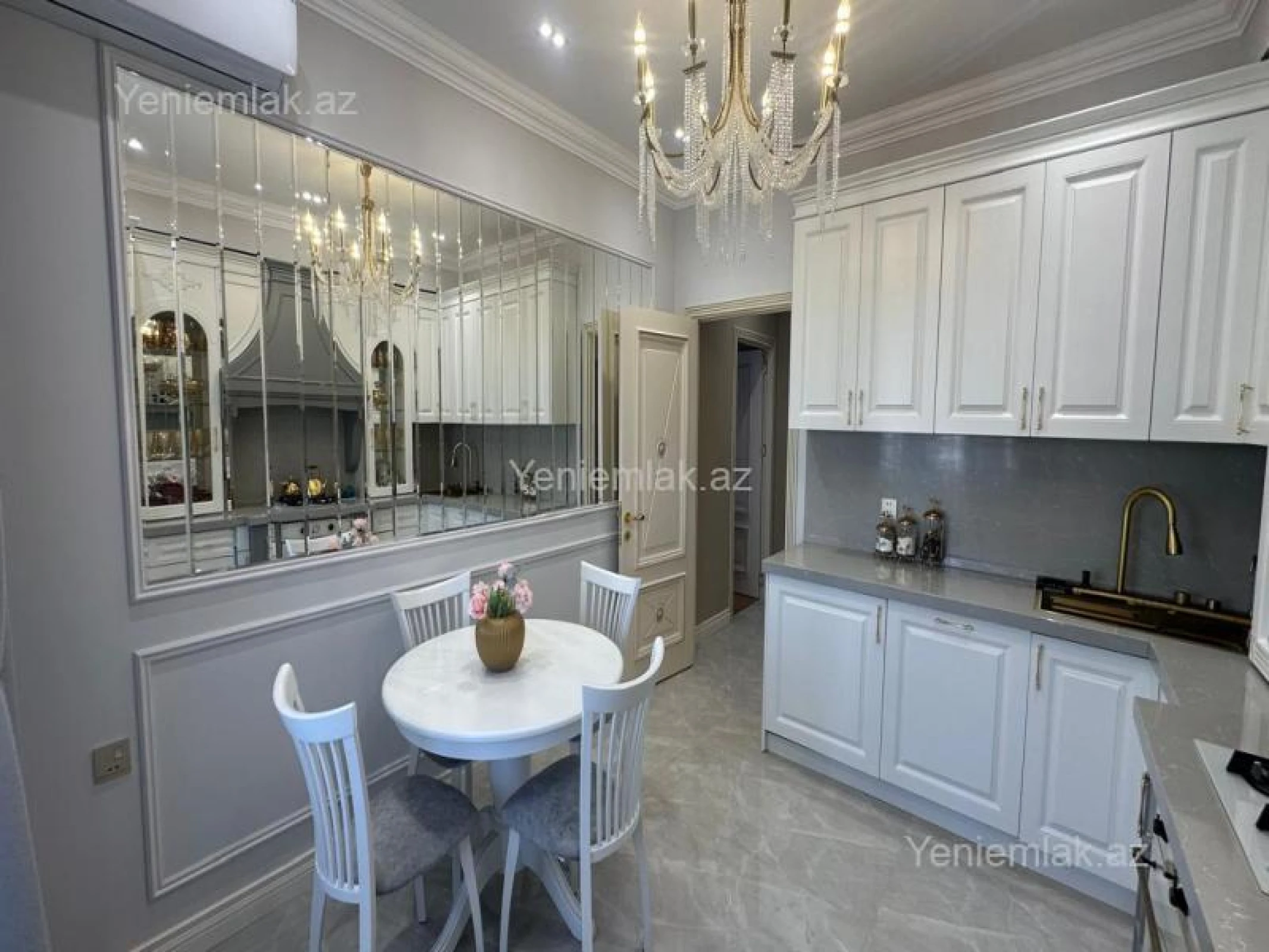 Satılır 3 otaqlı yeni tikili 130 m²