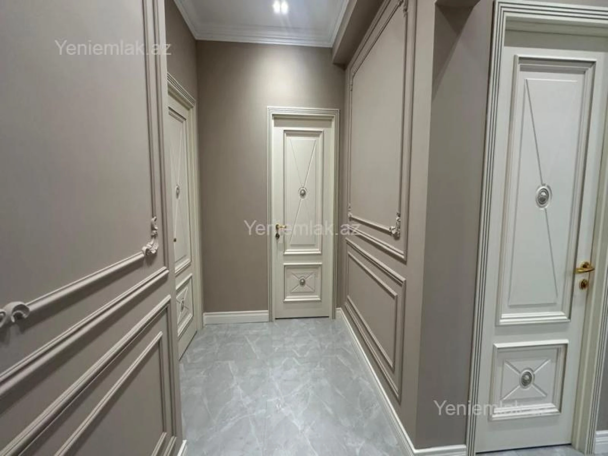 Satılır 3 otaqlı yeni tikili 130 m²