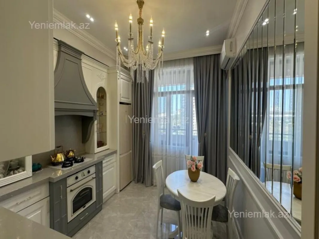 Satılır 3 otaqlı yeni tikili 130 m²