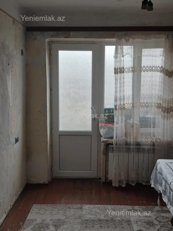 Satılır 4 otaqlı köhnə tikili 90 m²