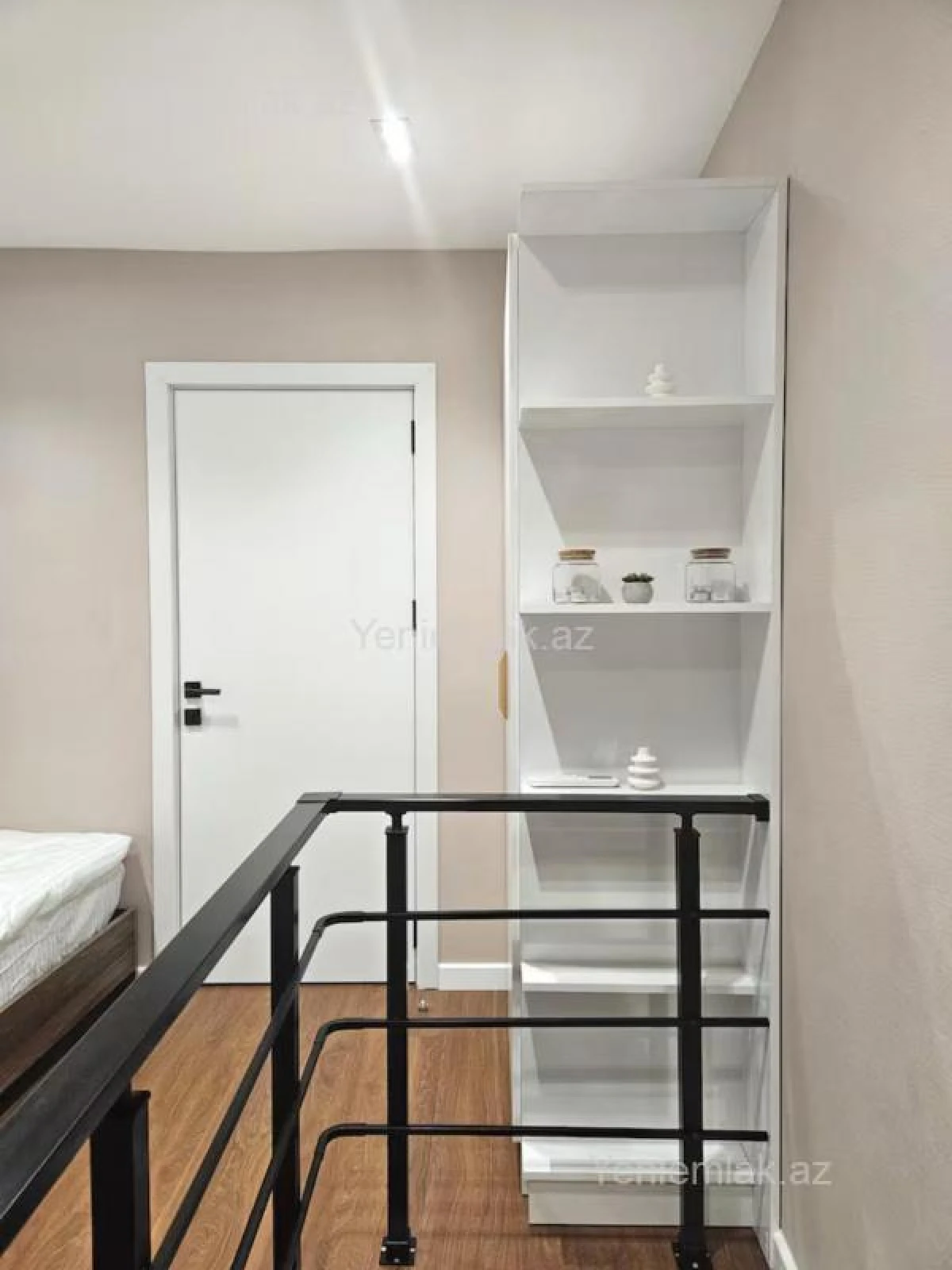 Satılır 2 otaqlı köhnə tikili 45 m²