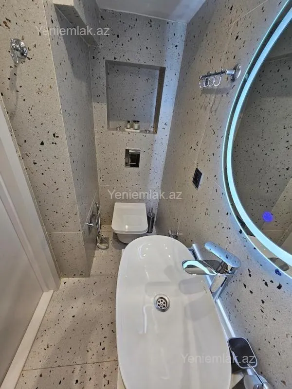 Satılır 2 otaqlı köhnə tikili 45 m²