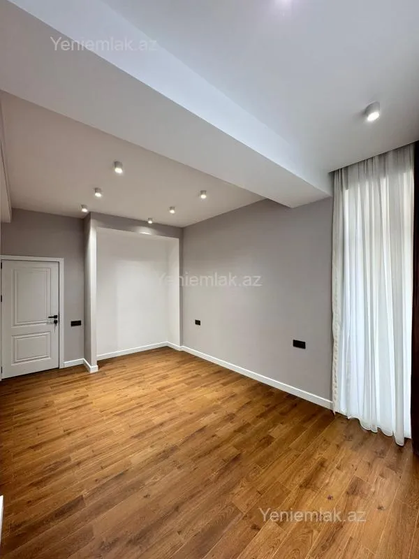 Satılır 4 otaqlı yeni tikili 170 m²