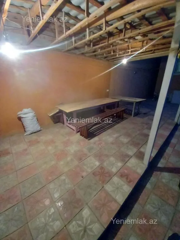 Satılır 4 otaqlı həyət evi 200 m²