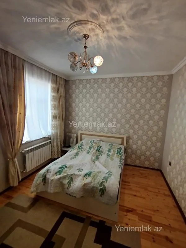 Satılır 4 otaqlı həyət evi 200 m²