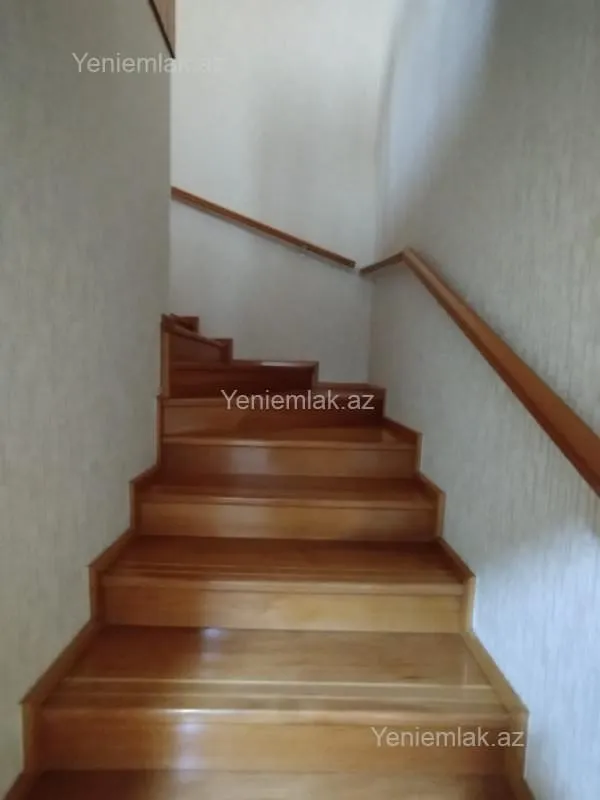 Satılır 4 otaqlı həyət evi 200 m²