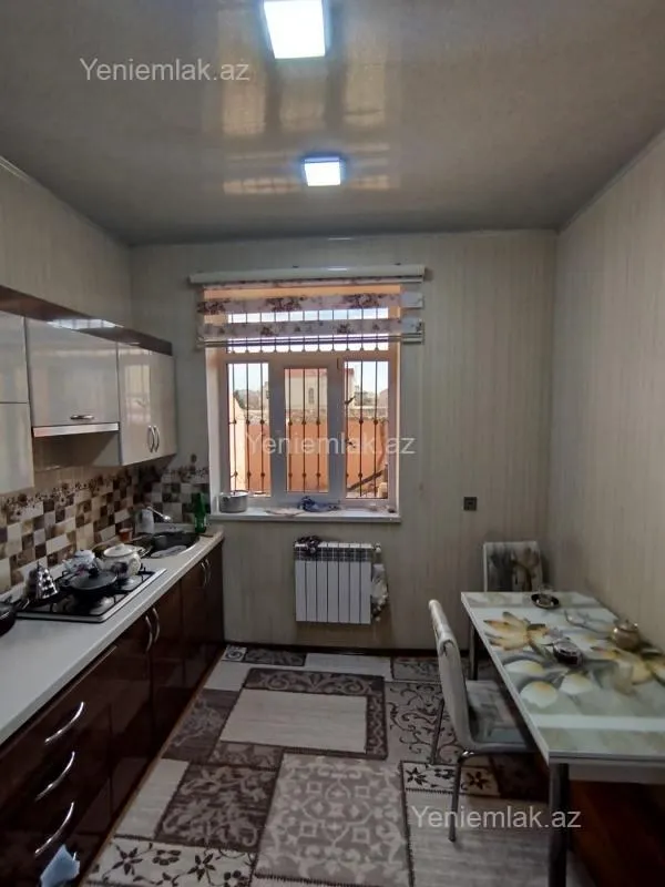 Satılır 4 otaqlı həyət evi 200 m²