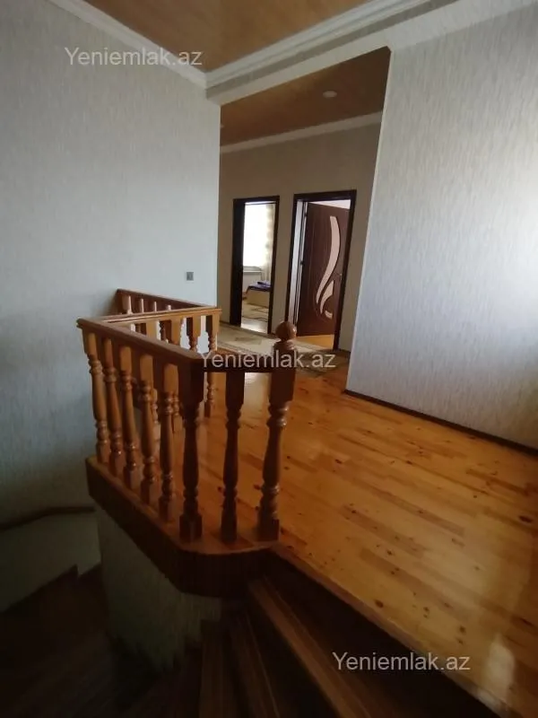 Satılır 4 otaqlı həyət evi 200 m²