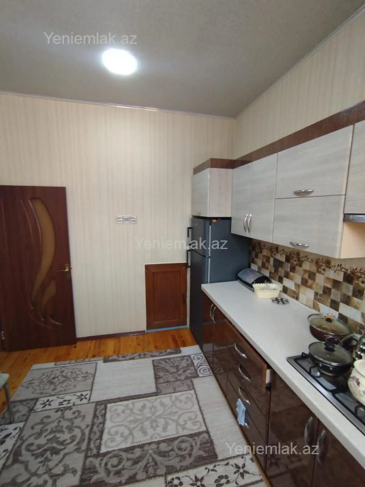 Satılır 4 otaqlı həyət evi 200 m²