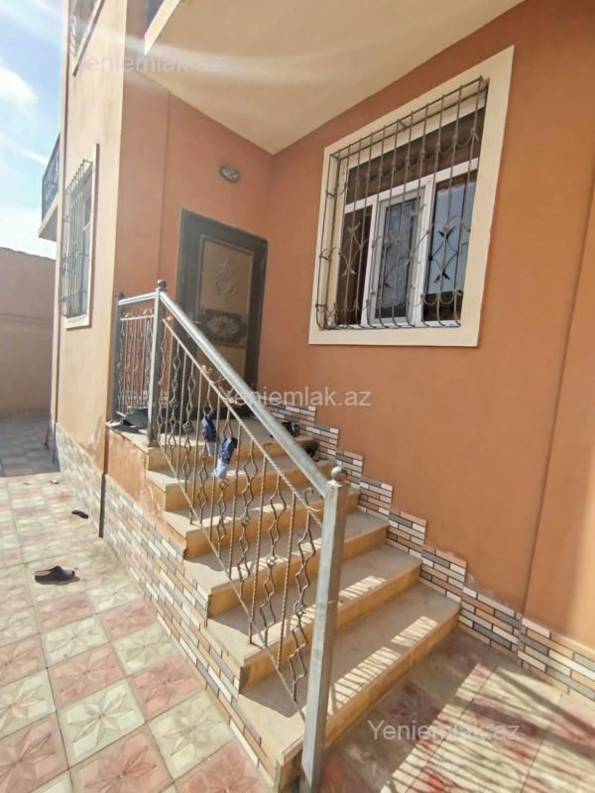 Satılır 4 otaqlı həyət evi 200 m²