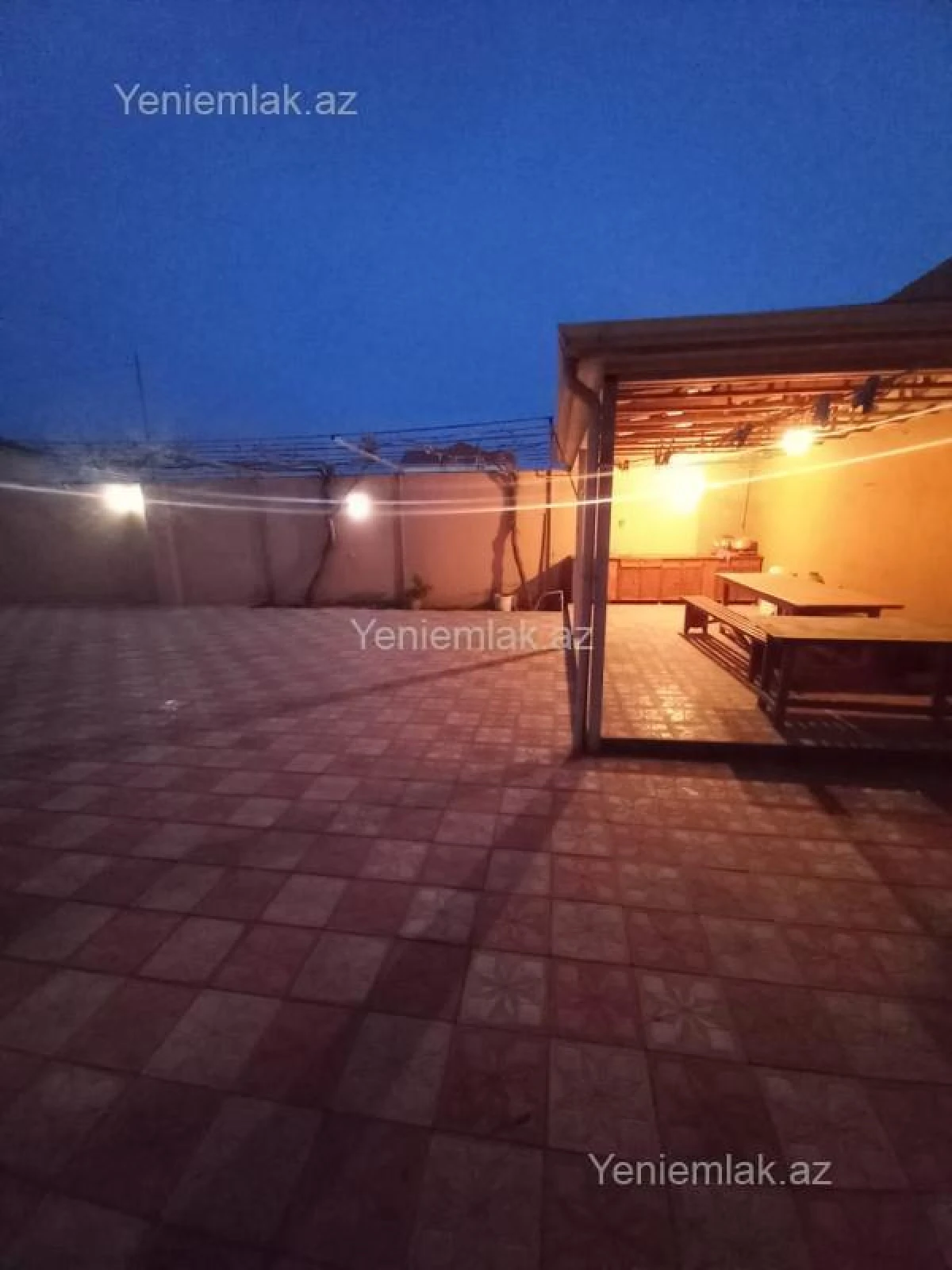 Satılır 4 otaqlı həyət evi 200 m²