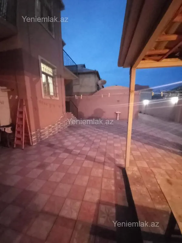 Satılır 4 otaqlı həyət evi 200 m²