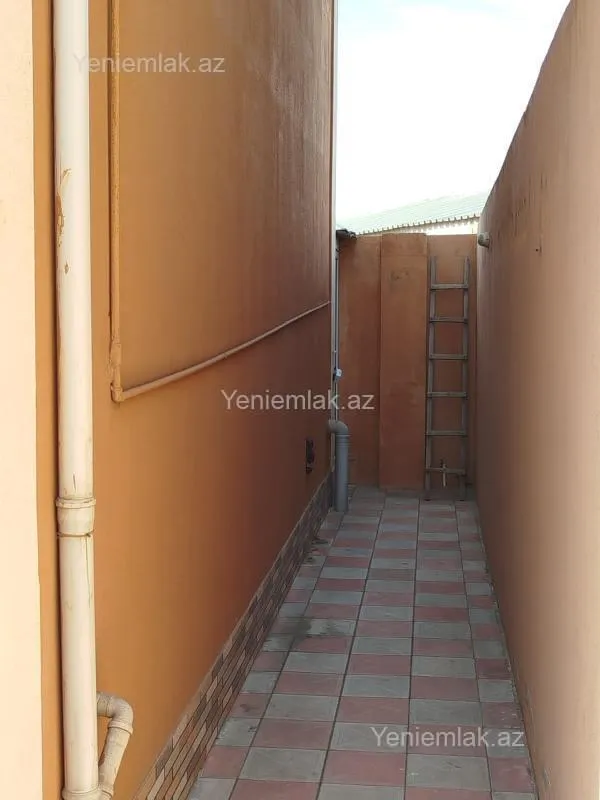 Satılır 4 otaqlı həyət evi 200 m²