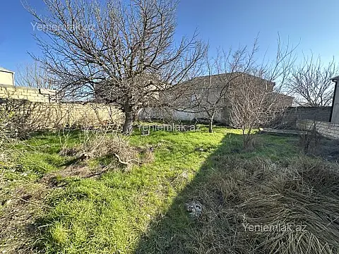 Satılır 10 otaqlı həyət evi 480 m²