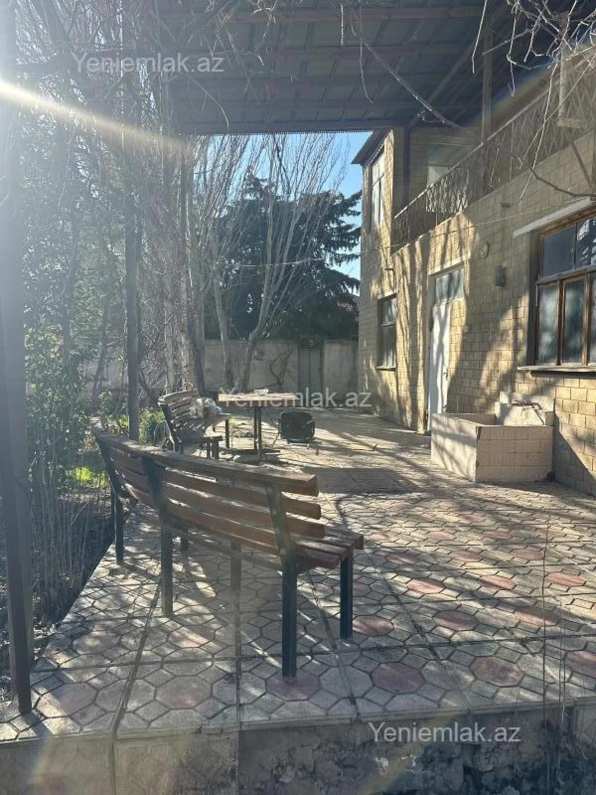 Satılır 10 otaqlı həyət evi 480 m²