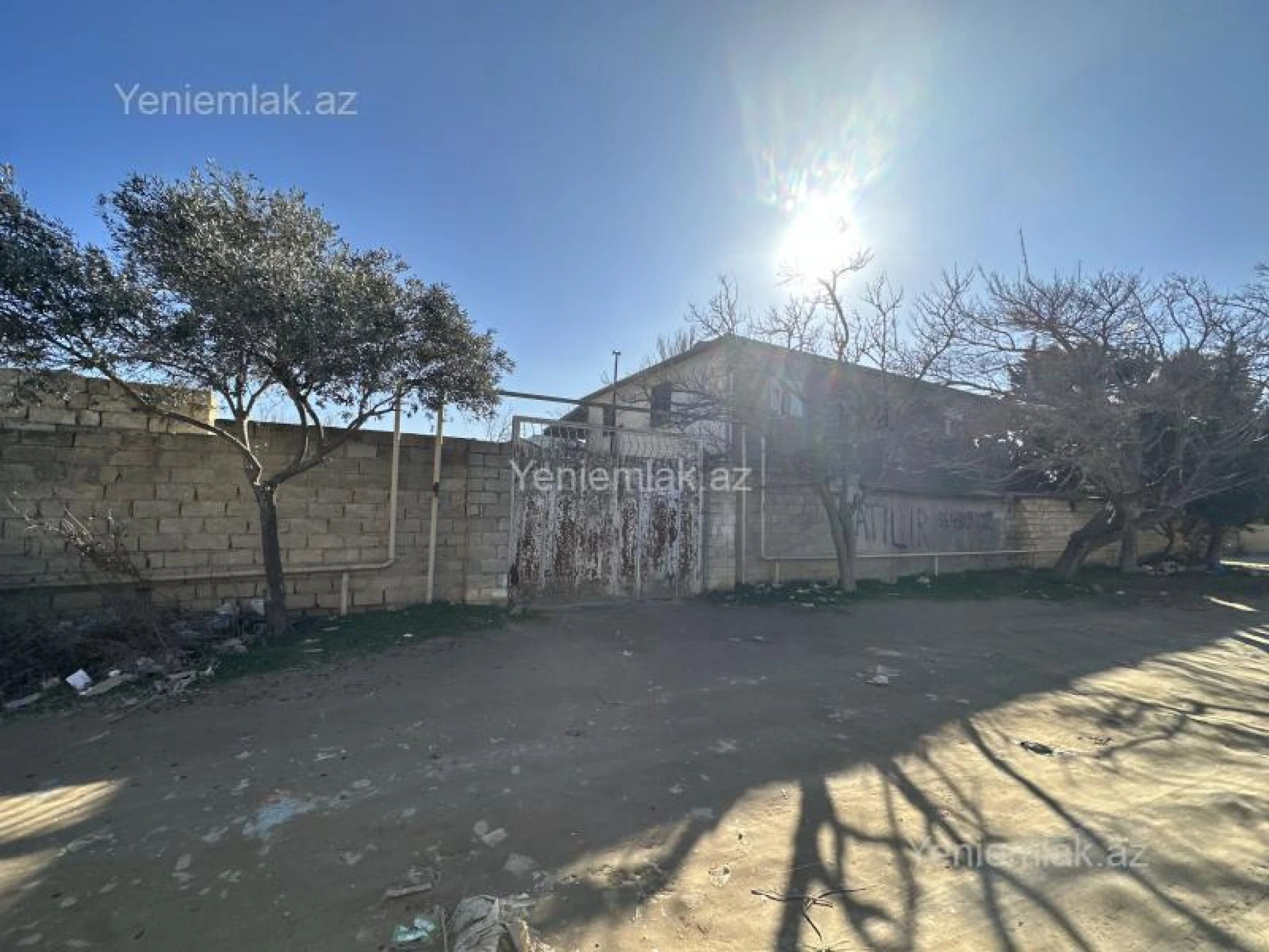 Satılır 10 otaqlı həyət evi 480 m²