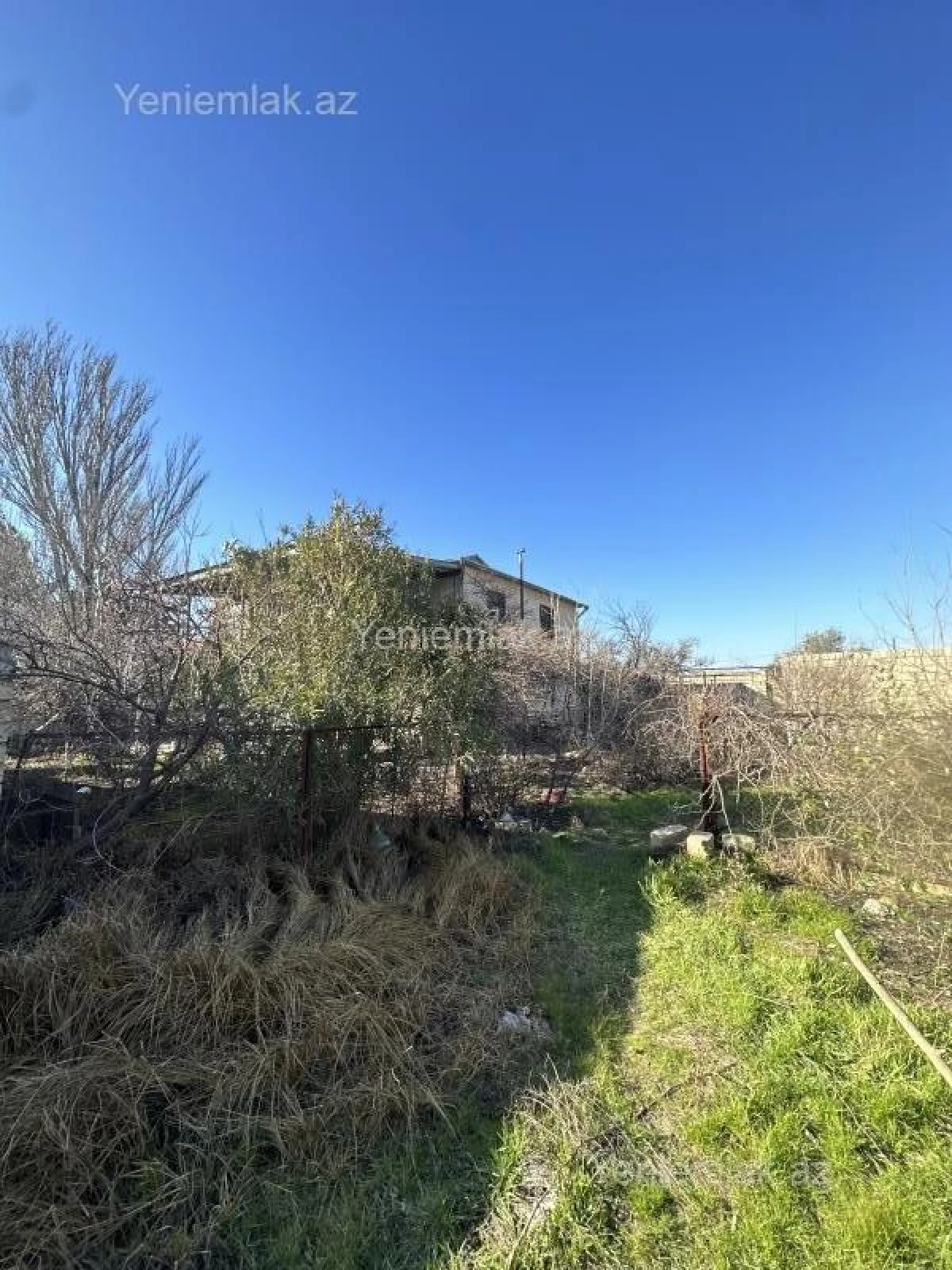 Satılır 10 otaqlı həyət evi 480 m²