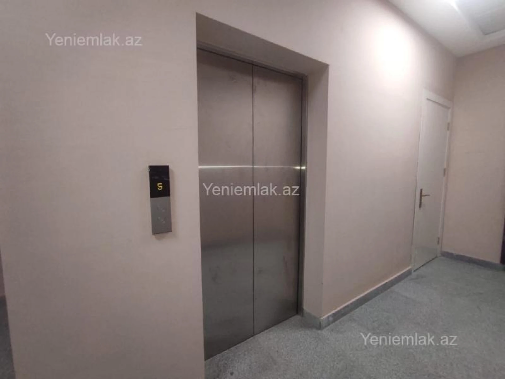 Satılır 3 otaqlı yeni tikili 137 m²