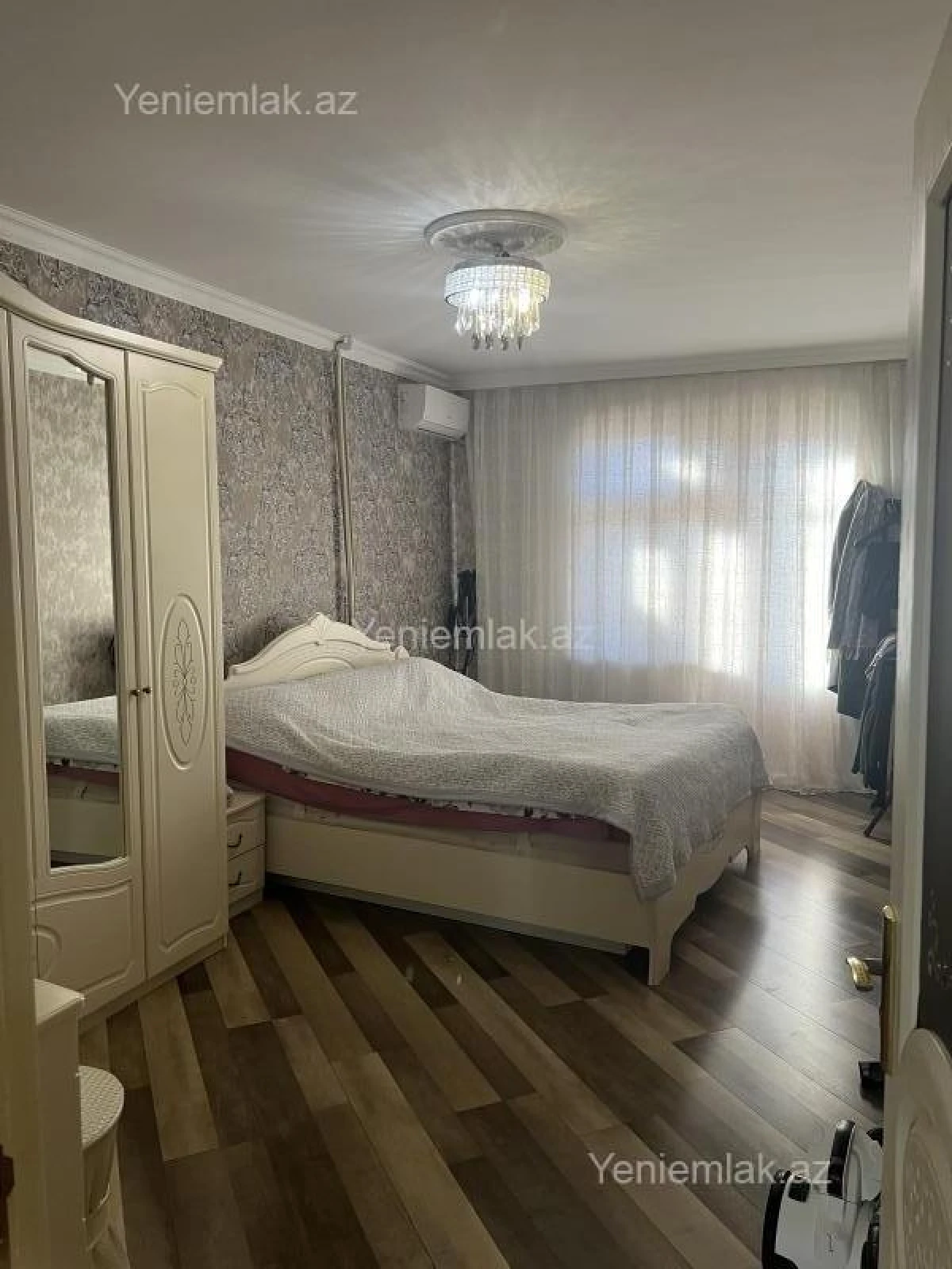 Satılır 4 otaqlı köhnə tikili 105 m²
