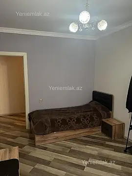 Satılır 4 otaqlı köhnə tikili 105 m²