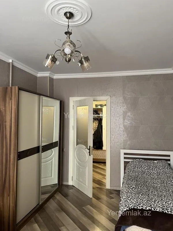 Satılır 4 otaqlı köhnə tikili 105 m²