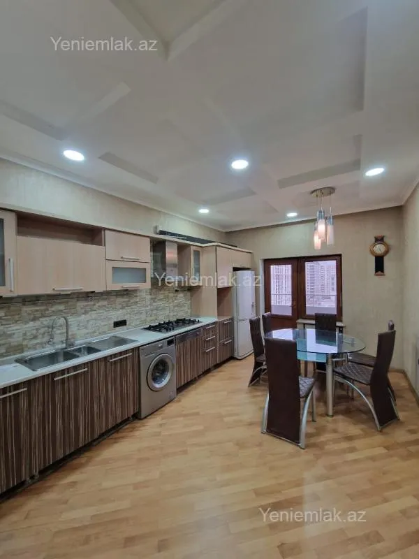 Satılır 4 otaqlı yeni tikili 176 m²