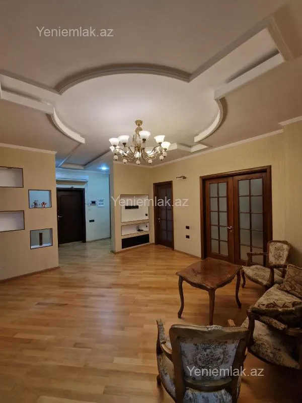 Satılır 4 otaqlı yeni tikili 176 m²