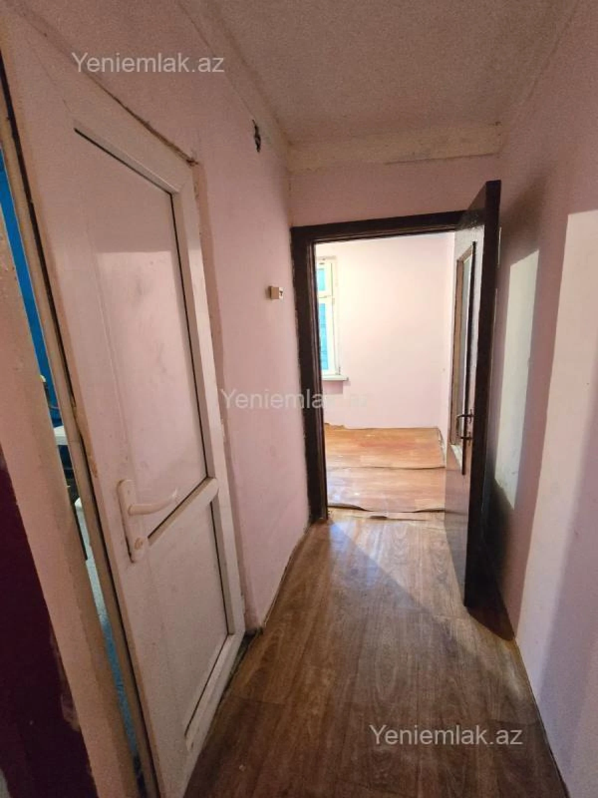 Satılır 2 otaqlı köhnə tikili 52 m²