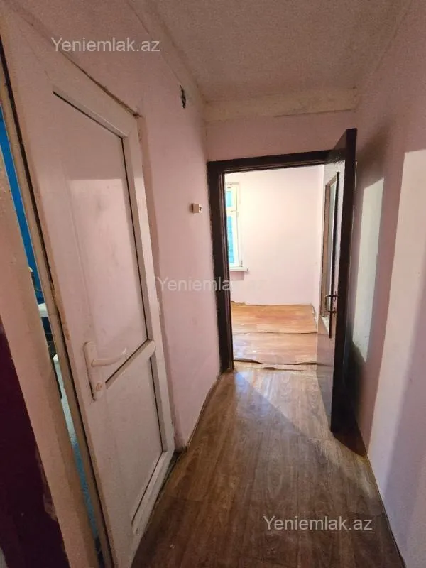 Satılır 2 otaqlı köhnə tikili 52 m²