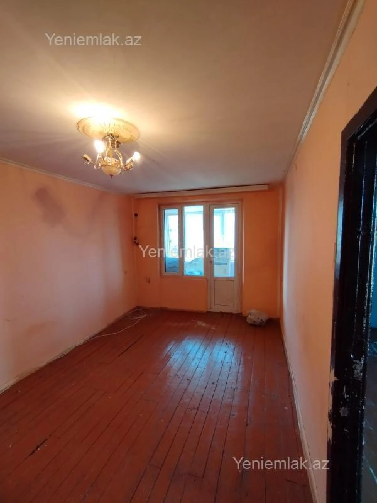 Satılır 2 otaqlı köhnə tikili 52 m²