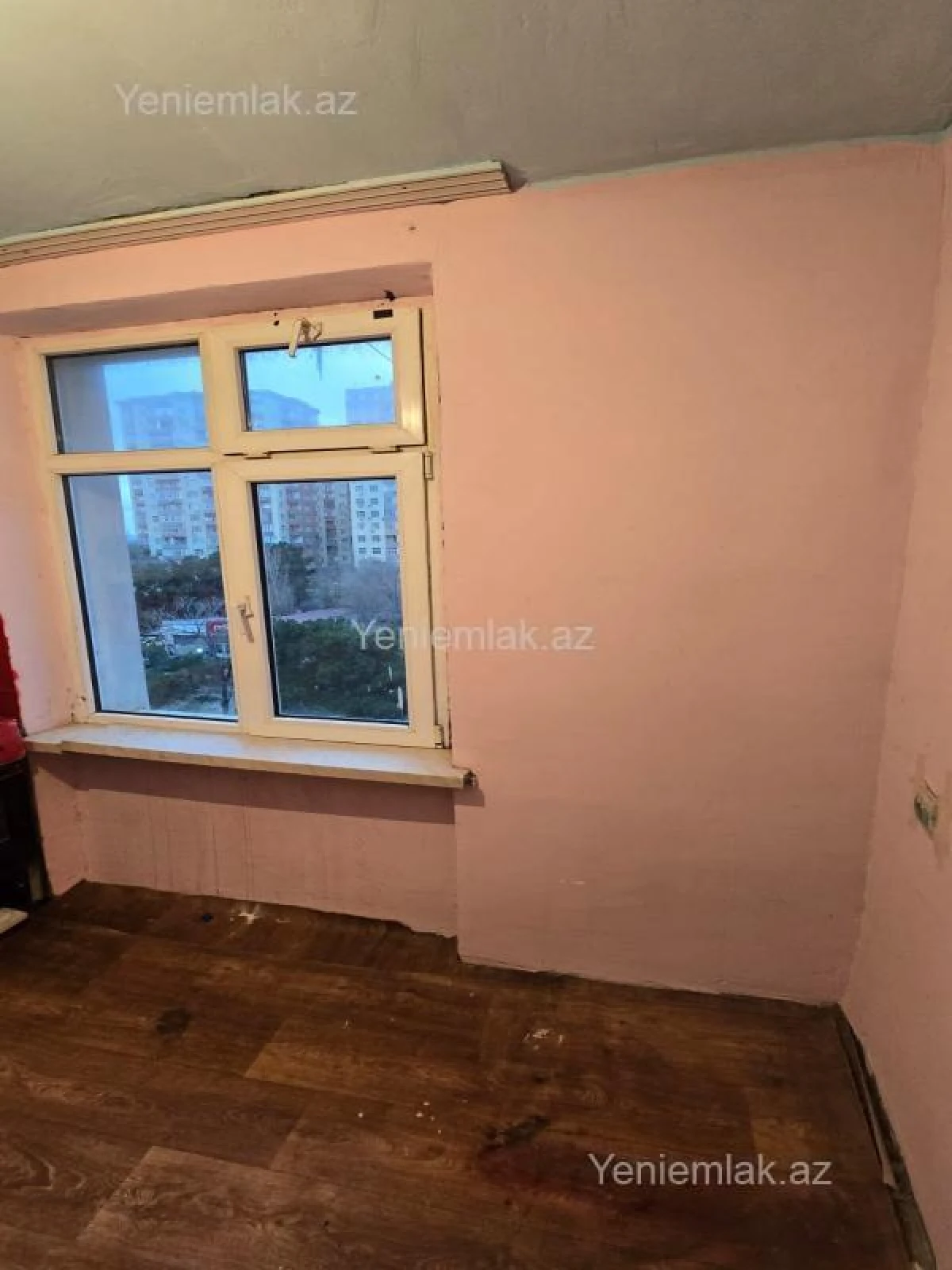 Satılır 2 otaqlı köhnə tikili 52 m²