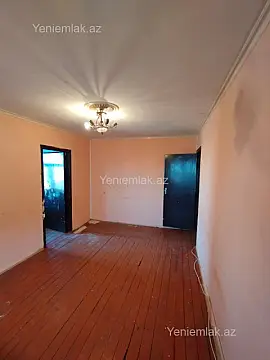 Satılır 2 otaqlı köhnə tikili 52 m²