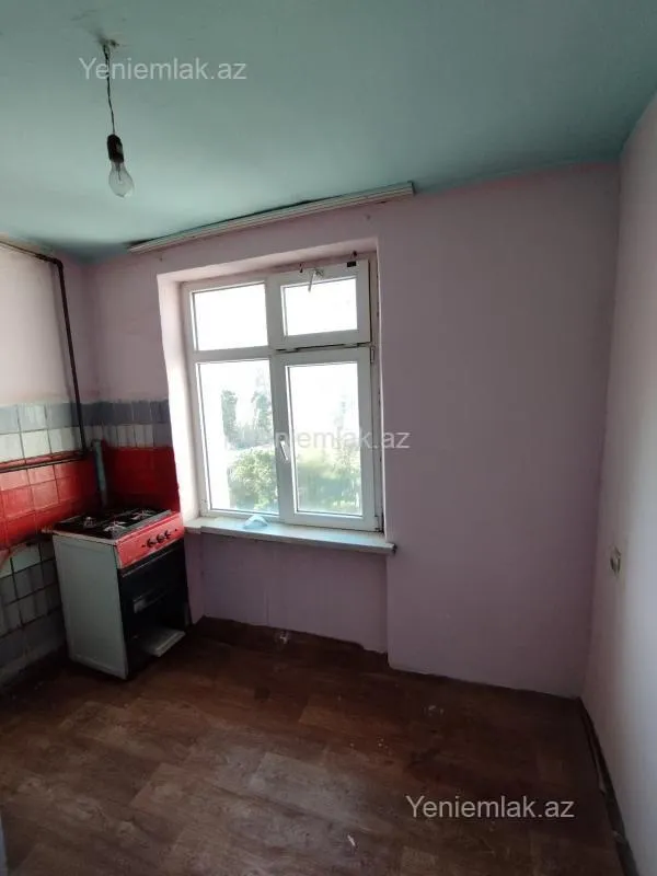 Satılır 2 otaqlı köhnə tikili 52 m²