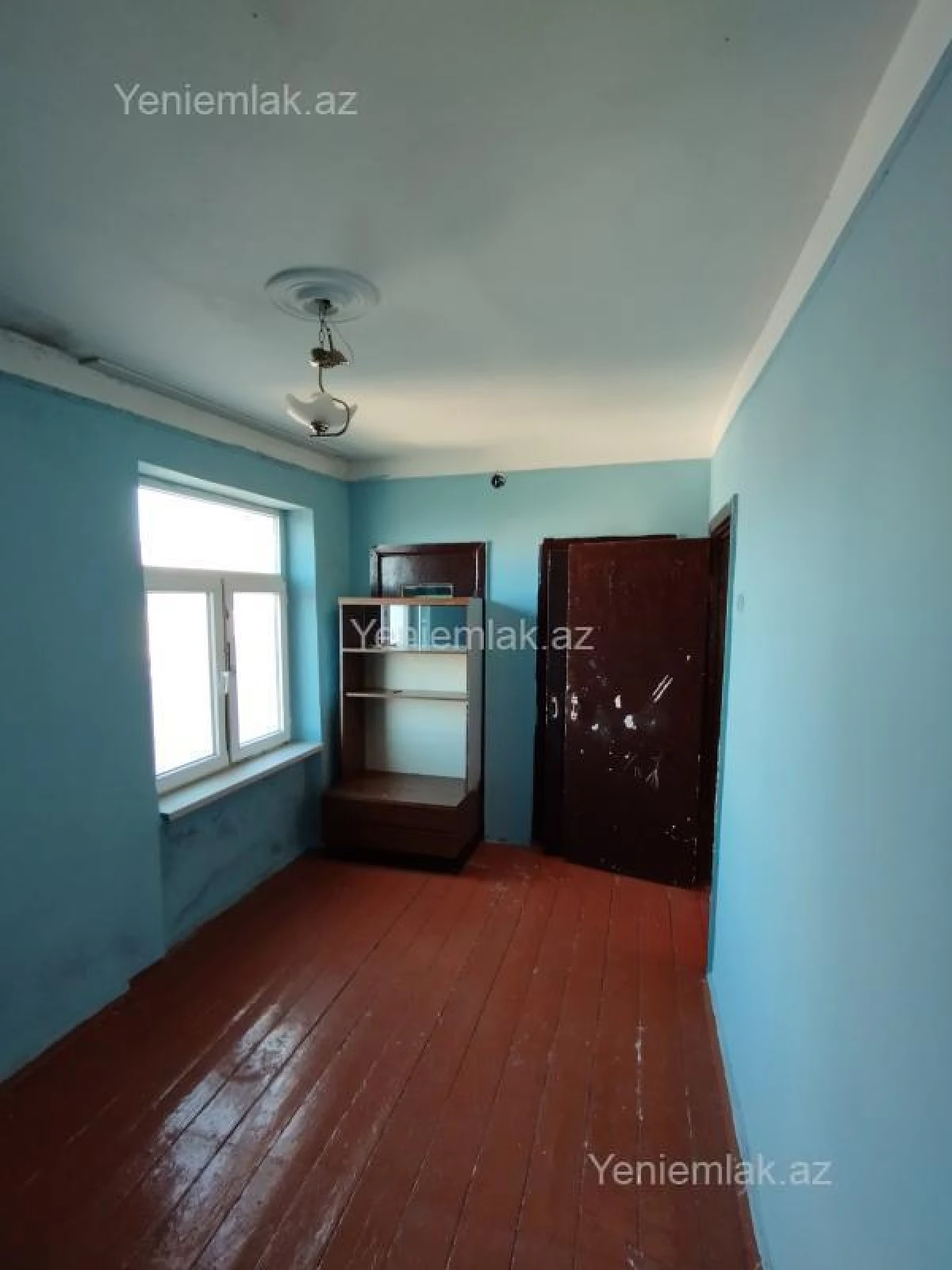 Satılır 2 otaqlı köhnə tikili 52 m²