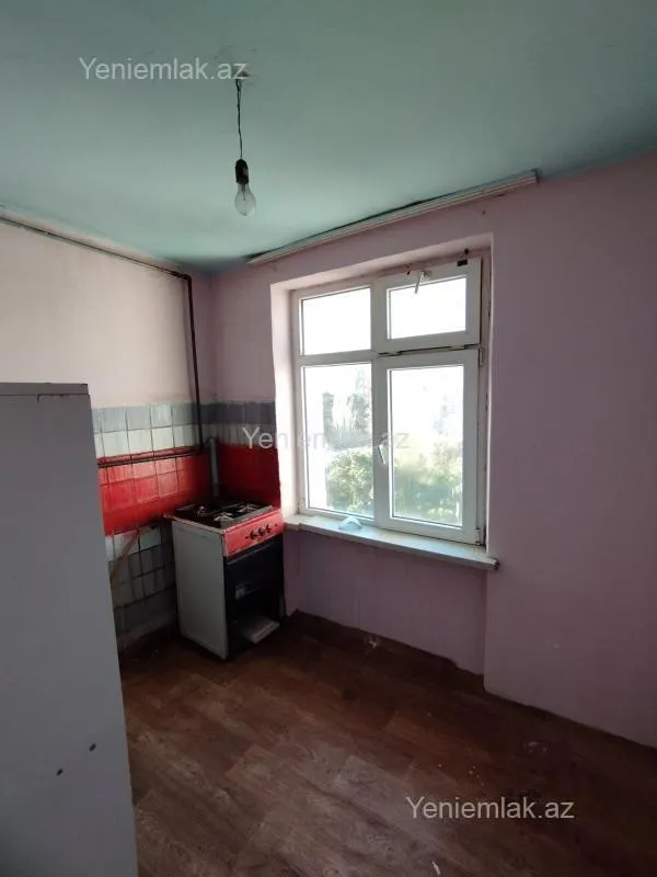 Satılır 2 otaqlı köhnə tikili 52 m²