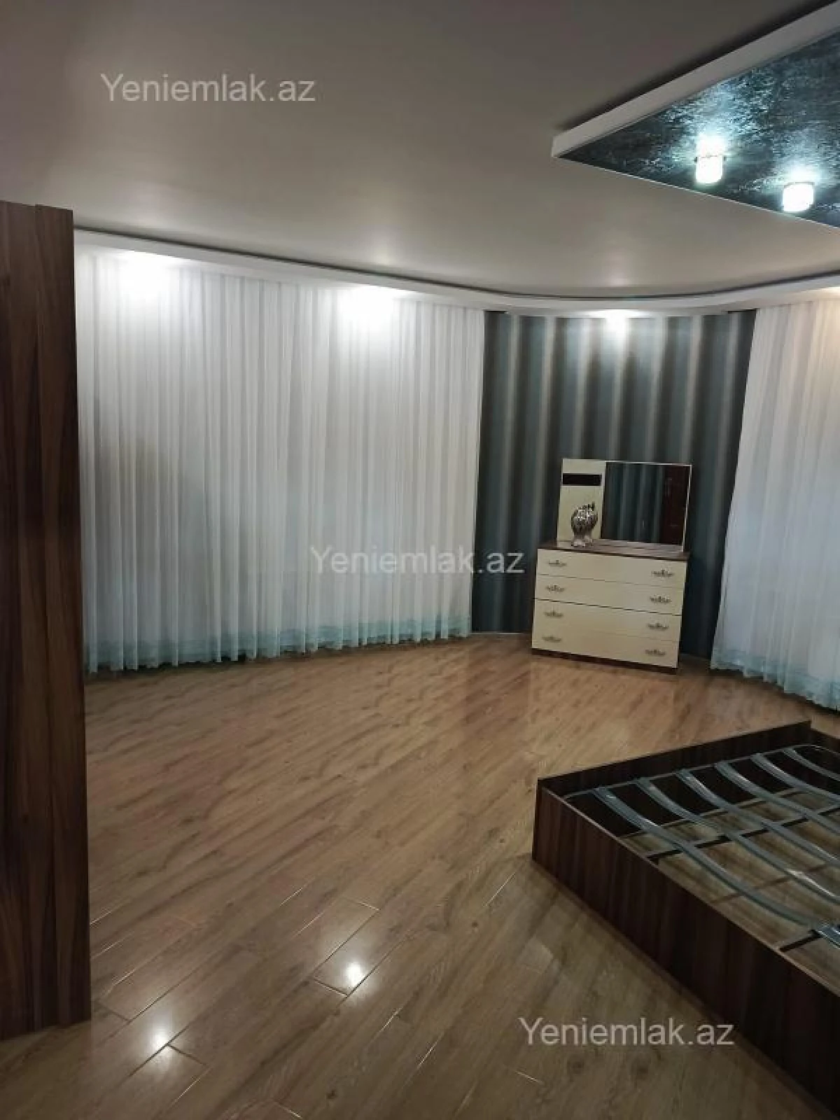Satılır 3 otaqlı yeni tikili 125 m²