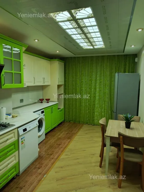 Satılır 3 otaqlı yeni tikili 125 m²