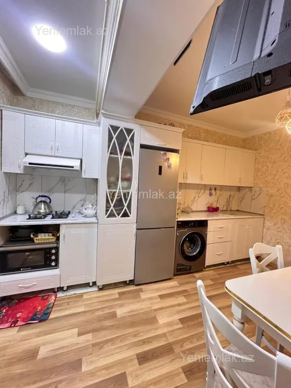 Satılır 3 otaqlı köhnə tikili 80 m²