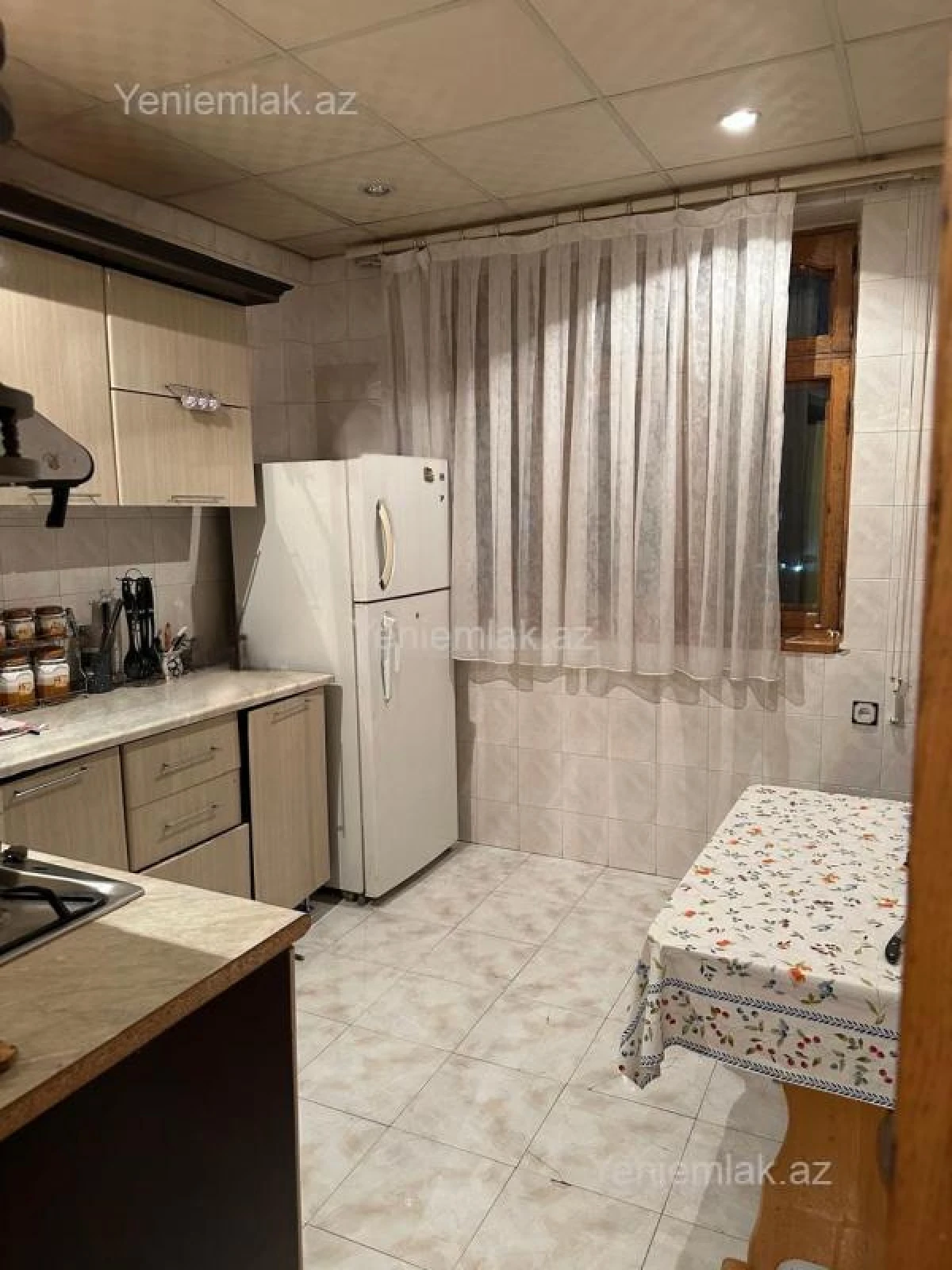 Satılır 3 otaqlı köhnə tikili 74 m²