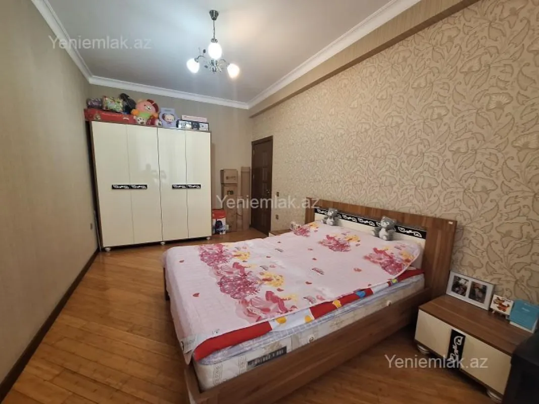 Satılır 3 otaqlı yeni tikili 100 m²