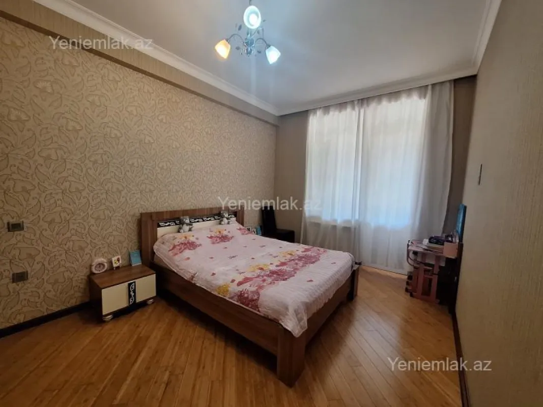 Satılır 3 otaqlı yeni tikili 100 m²