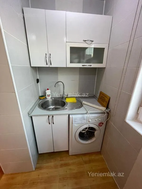 Satılır 3 otaqlı köhnə tikili 80 m²