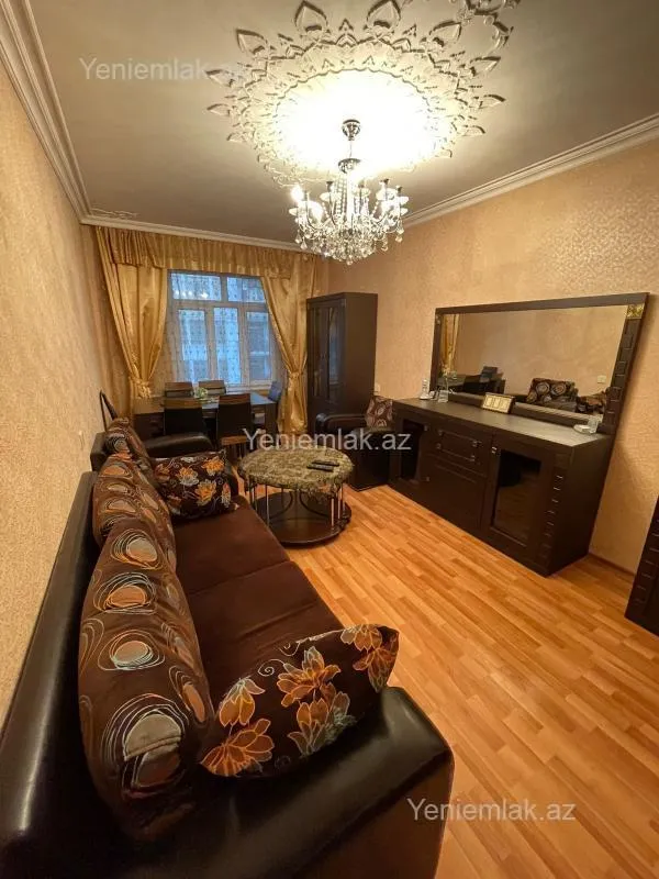Satılır 3 otaqlı köhnə tikili 80 m²