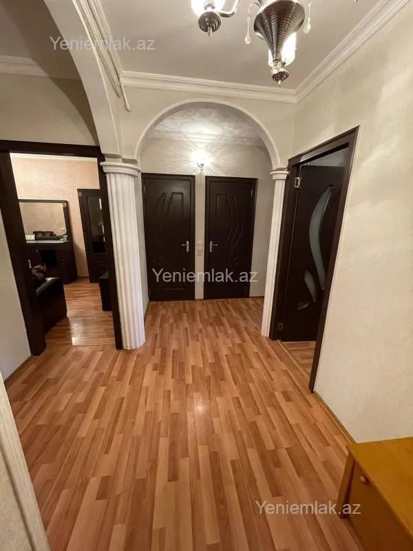 Satılır 3 otaqlı köhnə tikili 80 m²