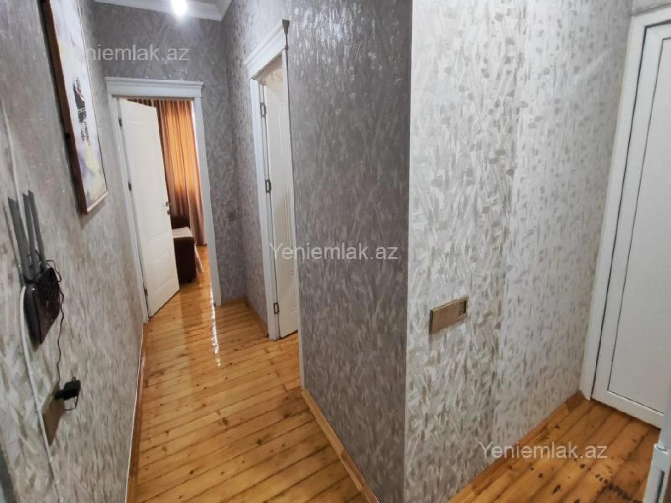 Satılır 2 otaqlı köhnə tikili 65 m²